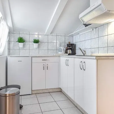 Apartman In With 1